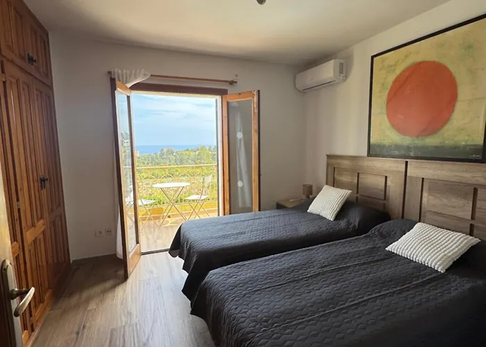 Cozy Duplex Les Rotes